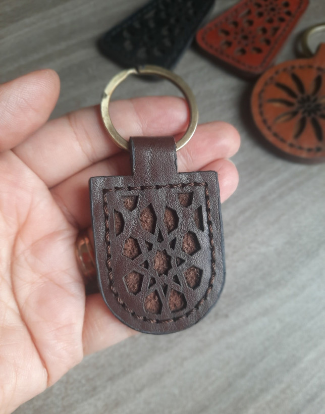 جاکلیدی طرح سنتی چرم طبیعی