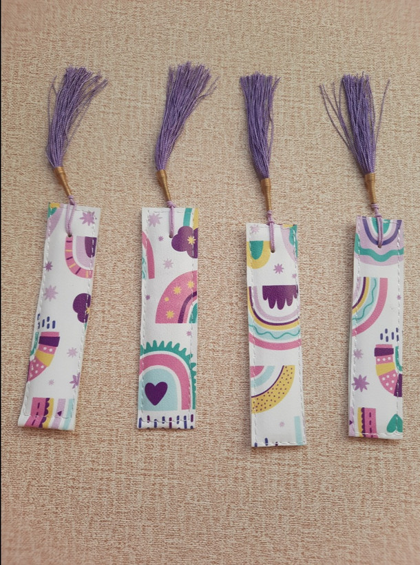 بوکمارک چرمی فانتزی ( نشانگر کتاب ) طرح رنگین کمان