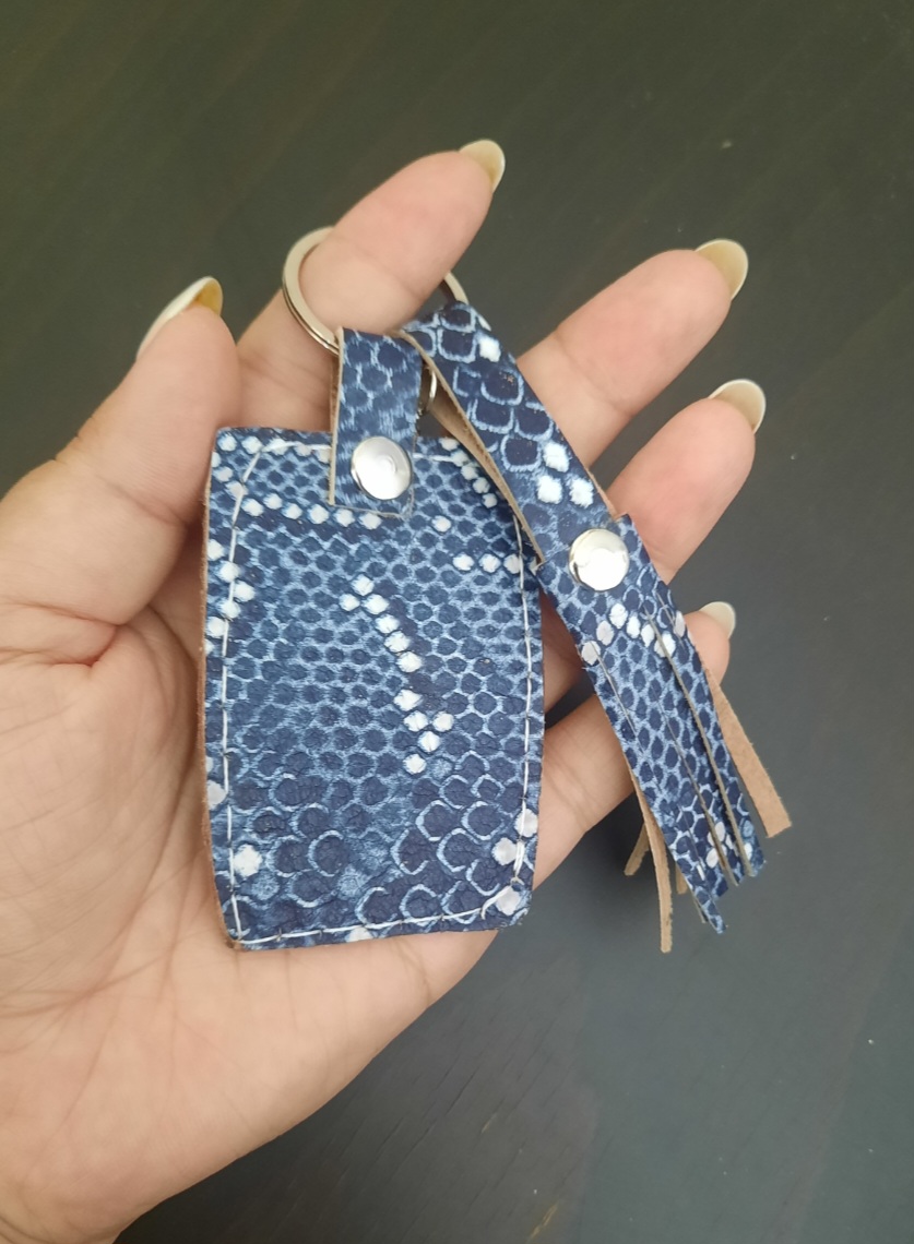 جاکلیدی و آویز چرمی