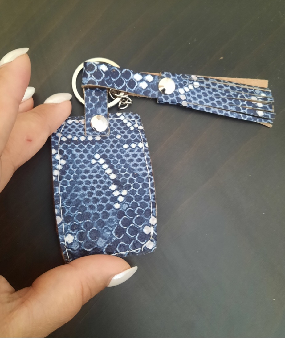 جاکلیدی و آویز چرمی